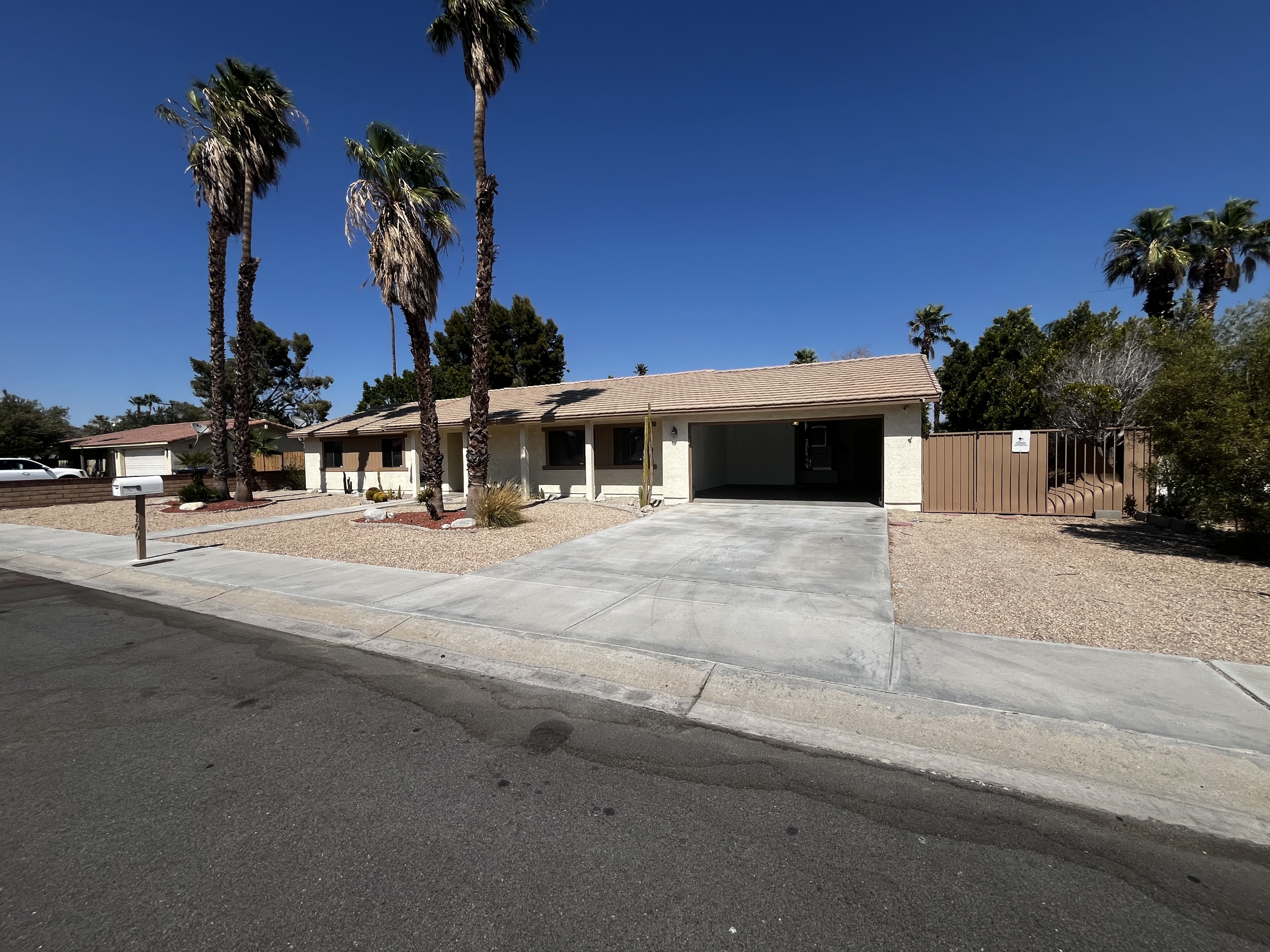 2266 North Los Alamos Road